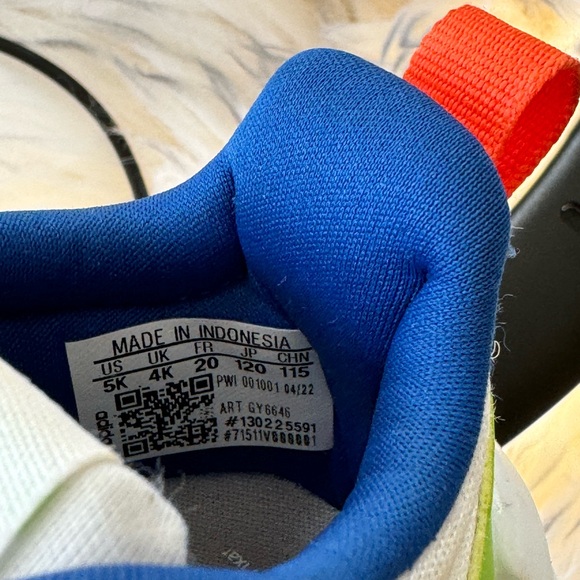 Adidas Toy Story Buzz Light Year Shoes - Picture 7 of 7